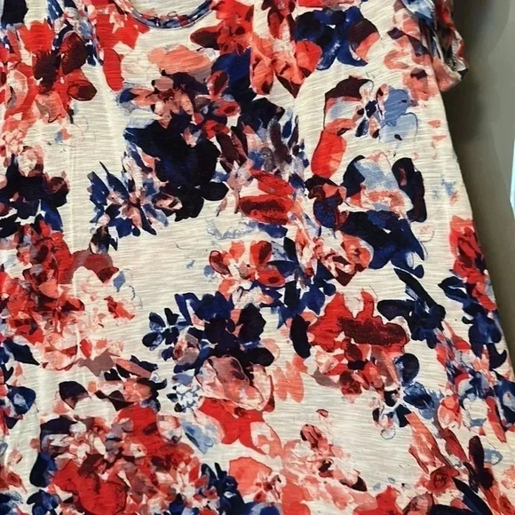 Kenar, floral scoop neck top, Size 3X - Picture 4 of 7